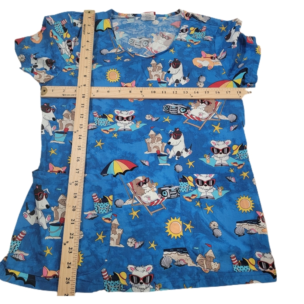 Dickies Women's Size Medium Multicolor Beach Dogs Scrub Top. NWOT - Picture 3 of 6